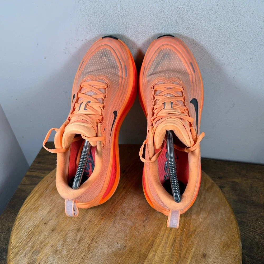 Nike invincible running